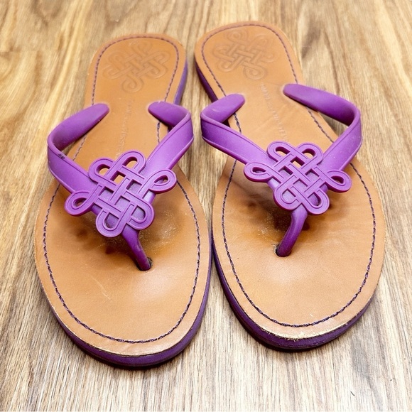 ✨Diane Von Furstenberg flip flops✨ - Picture 3 of 6